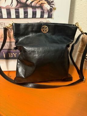 Tory Burch Dena 3 Way Convertible Bag EUC